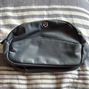 lululemon grey large cosmetic bag